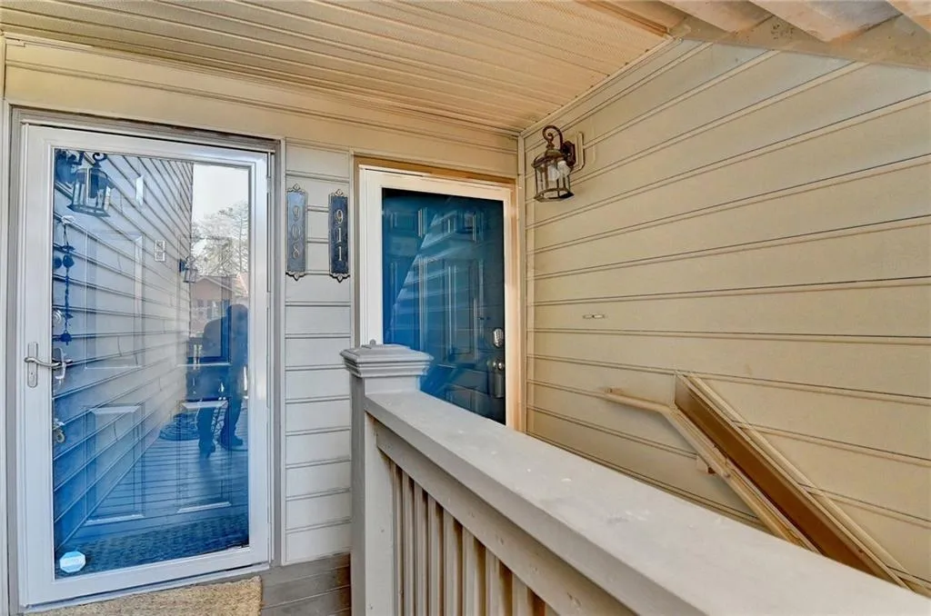 911 Garden Court, Atlanta, Georgia 30328, 2 Bedrooms Bedrooms, ,2 BathroomsBathrooms,Residential,For Sale,911 Garden Court,7704561