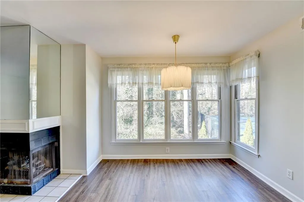 911 Garden Court, Atlanta, Georgia 30328, 2 Bedrooms Bedrooms, ,2 BathroomsBathrooms,Residential,For Sale,911 Garden Court,7704561