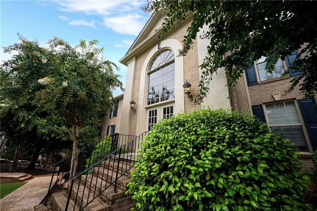 750 Dalrymple Road Unit E3, Sandy Springs, Georgia 30328, 4 Bedrooms Bedrooms, ,2 BathroomsBathrooms,Residential,Sold,750 Dalrymple Road Unit E3,6771204