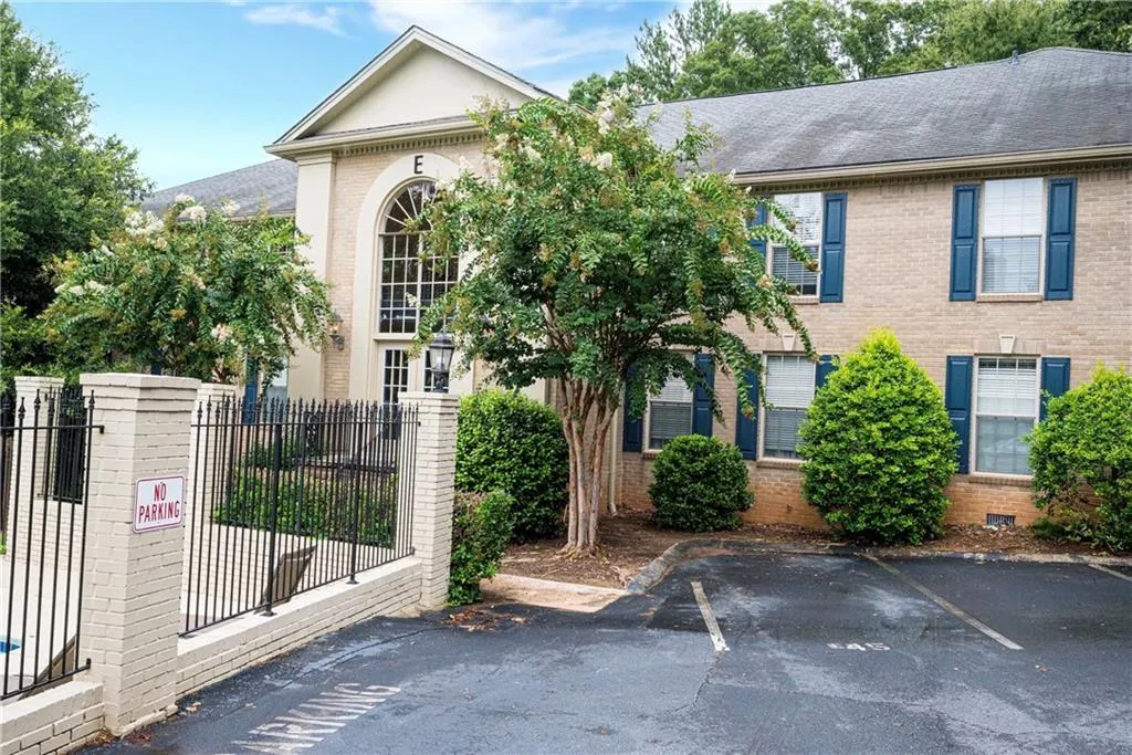 750 Dalrymple Road Unit E3, Sandy Springs, Georgia 30328, 4 Bedrooms Bedrooms, ,2 BathroomsBathrooms,Residential,Sold,750 Dalrymple Road Unit E3,6771204