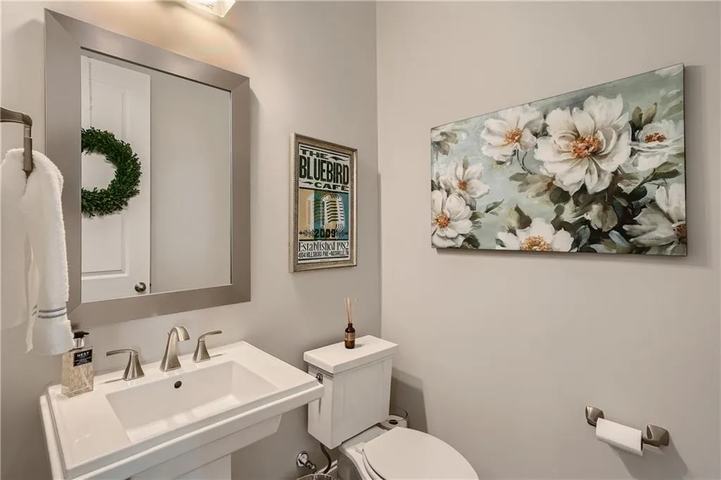 6643 Sterling Drive, Sandy Springs, Georgia 30328, 3 Bedrooms Bedrooms, ,4 BathroomsBathrooms,Residential,Sold,6643 Sterling Drive,6994429