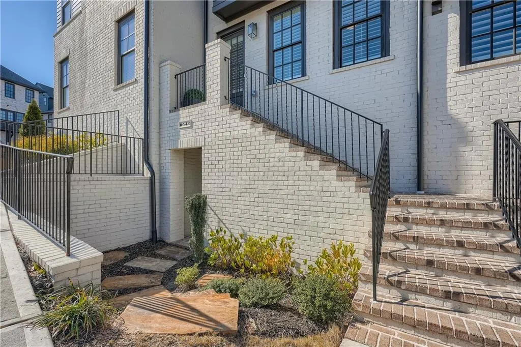 6643 Sterling Drive, Sandy Springs, Georgia 30328, 3 Bedrooms Bedrooms, ,4 BathroomsBathrooms,Residential,Sold,6643 Sterling Drive,6994429