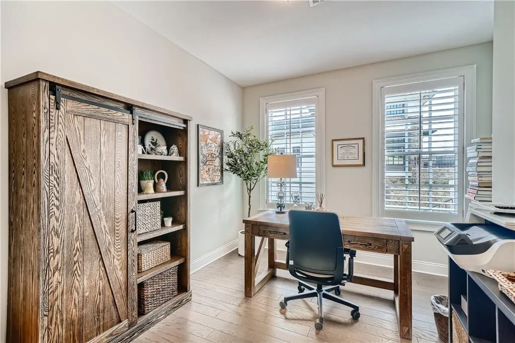 6643 Sterling Drive, Sandy Springs, Georgia 30328, 3 Bedrooms Bedrooms, ,4 BathroomsBathrooms,Residential,Sold,6643 Sterling Drive,6994429