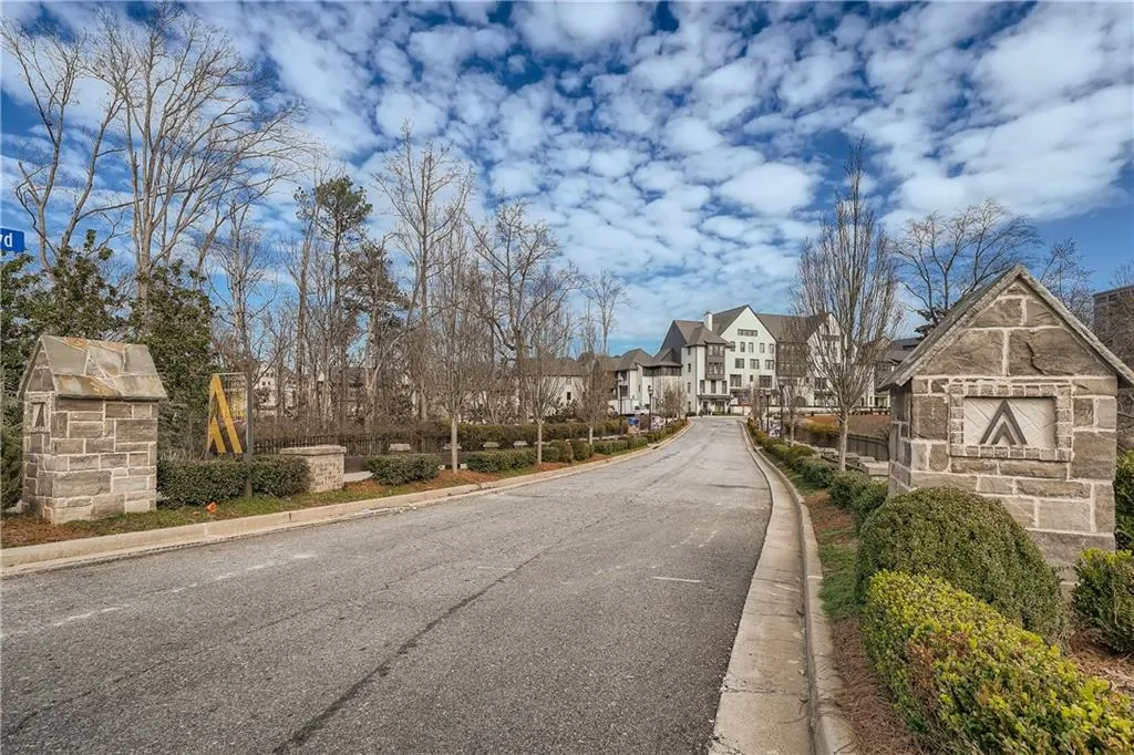 6643 Sterling Drive, Sandy Springs, Georgia 30328, 3 Bedrooms Bedrooms, ,4 BathroomsBathrooms,Residential,Sold,6643 Sterling Drive,6994429