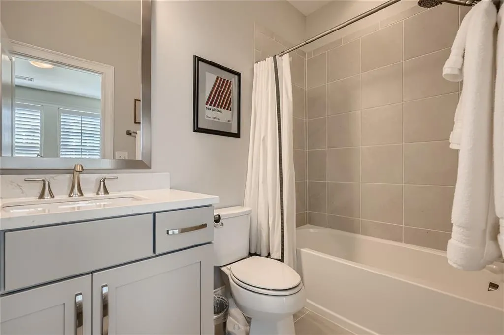6643 Sterling Drive, Sandy Springs, Georgia 30328, 3 Bedrooms Bedrooms, ,4 BathroomsBathrooms,Residential,Sold,6643 Sterling Drive,6994429