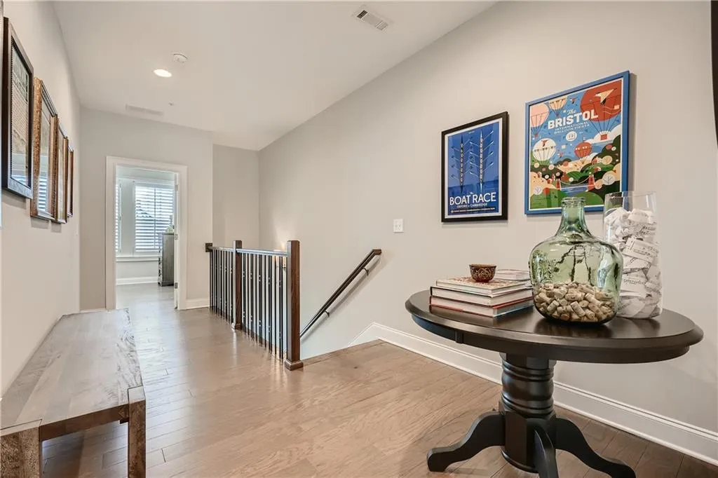 6643 Sterling Drive, Sandy Springs, Georgia 30328, 3 Bedrooms Bedrooms, ,4 BathroomsBathrooms,Residential,Sold,6643 Sterling Drive,6994429