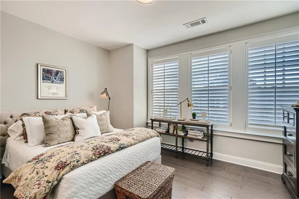 6643 Sterling Drive, Sandy Springs, Georgia 30328, 3 Bedrooms Bedrooms, ,4 BathroomsBathrooms,Residential,Sold,6643 Sterling Drive,6994429