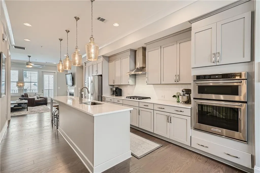 6643 Sterling Drive, Sandy Springs, Georgia 30328, 3 Bedrooms Bedrooms, ,4 BathroomsBathrooms,Residential,Sold,6643 Sterling Drive,6994429