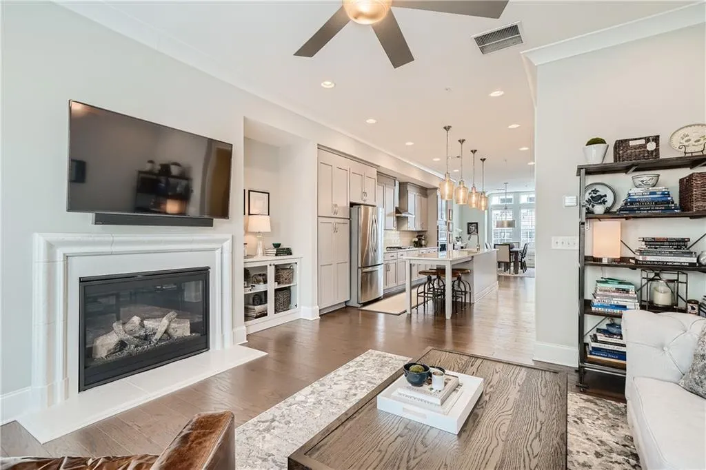 6643 Sterling Drive, Sandy Springs, Georgia 30328, 3 Bedrooms Bedrooms, ,4 BathroomsBathrooms,Residential,Sold,6643 Sterling Drive,6994429