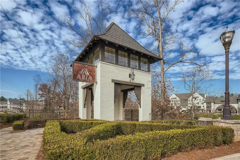 6643 Sterling Drive, Sandy Springs, Georgia 30328, 3 Bedrooms Bedrooms, ,4 BathroomsBathrooms,Residential,Sold,6643 Sterling Drive,6994429
