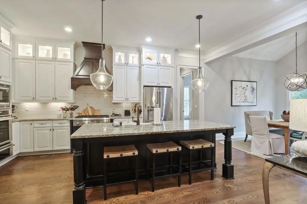 1025 Balmoral Road, Sandy Springs, Georgia 30319, 6 Bedrooms Bedrooms, ,5 BathroomsBathrooms,Residential,Sold,1025 Balmoral Road,6832493