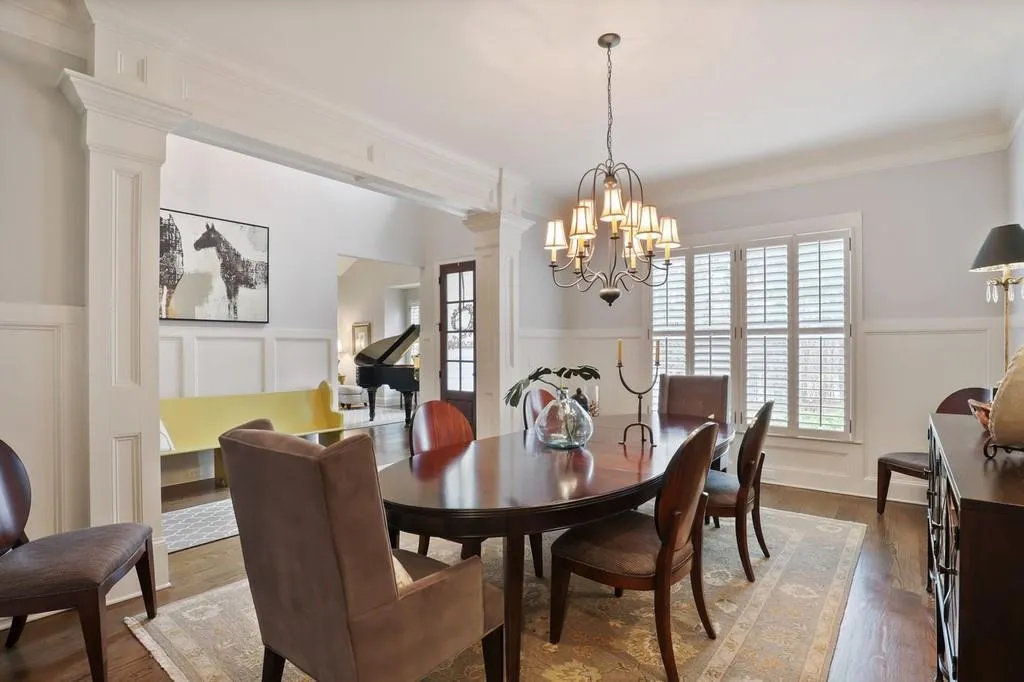 1025 Balmoral Road, Sandy Springs, Georgia 30319, 6 Bedrooms Bedrooms, ,5 BathroomsBathrooms,Residential,Sold,1025 Balmoral Road,6832493