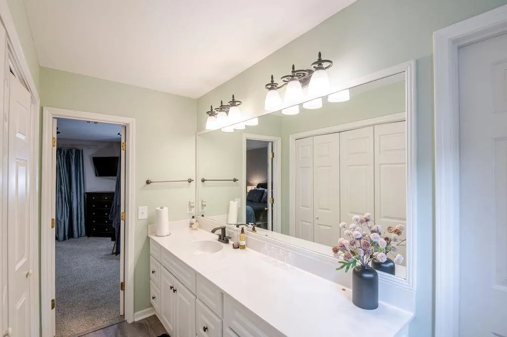307 Hollyfax Circle, Atlanta, Georgia 30328, 2 Bedrooms Bedrooms, ,2 BathroomsBathrooms,Residential,For Sale,307 Hollyfax Circle,7662736