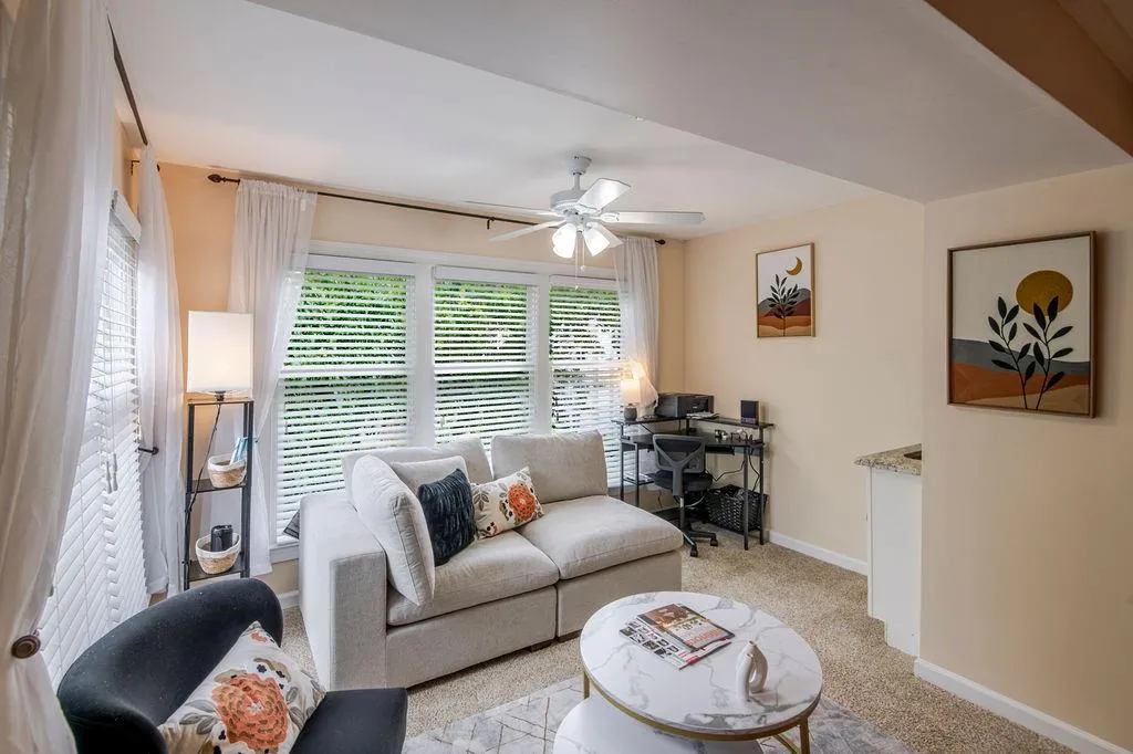 307 Hollyfax Circle, Atlanta, Georgia 30328, 2 Bedrooms Bedrooms, ,2 BathroomsBathrooms,Residential,For Sale,307 Hollyfax Circle,7662736