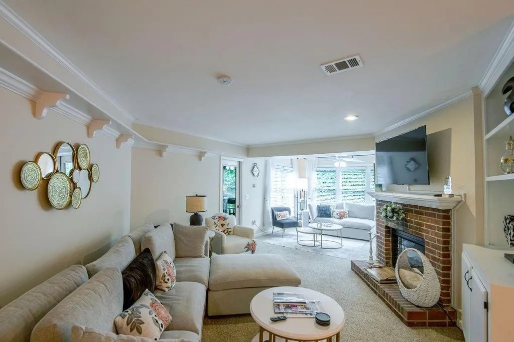 307 Hollyfax Circle, Atlanta, Georgia 30328, 2 Bedrooms Bedrooms, ,2 BathroomsBathrooms,Residential,For Sale,307 Hollyfax Circle,7662736
