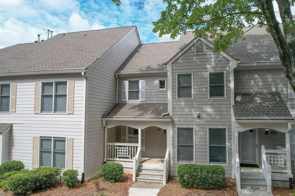 307 Hollyfax Circle, Atlanta, Georgia 30328, 2 Bedrooms Bedrooms, ,2 BathroomsBathrooms,Residential,For Sale,307 Hollyfax Circle,7662736