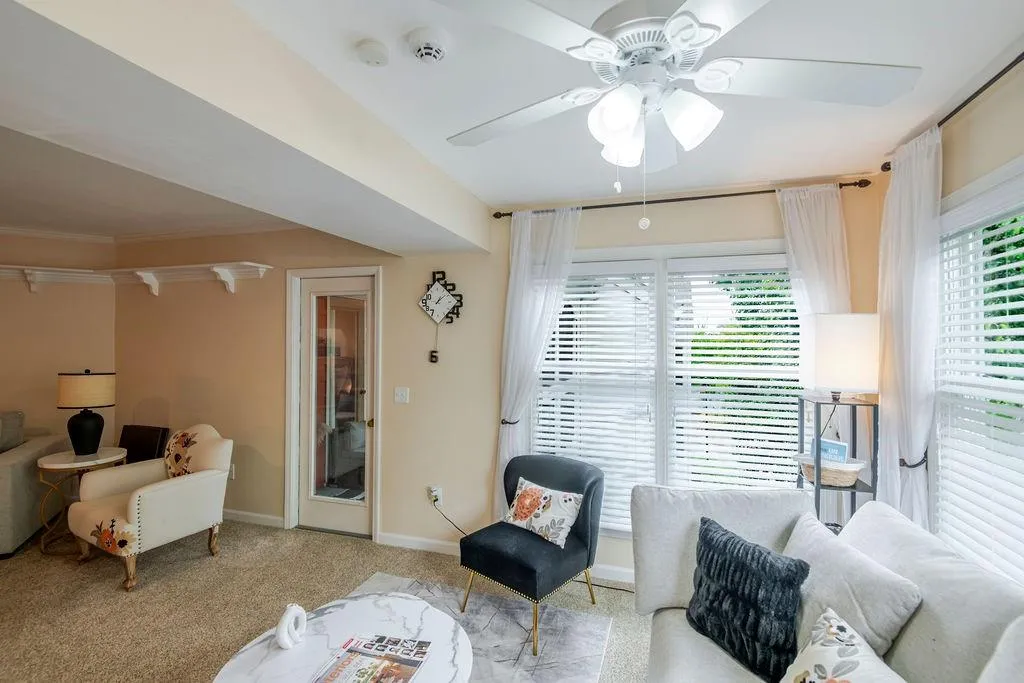 307 Hollyfax Circle, Atlanta, Georgia 30328, 2 Bedrooms Bedrooms, ,2 BathroomsBathrooms,Residential,For Sale,307 Hollyfax Circle,7662736
