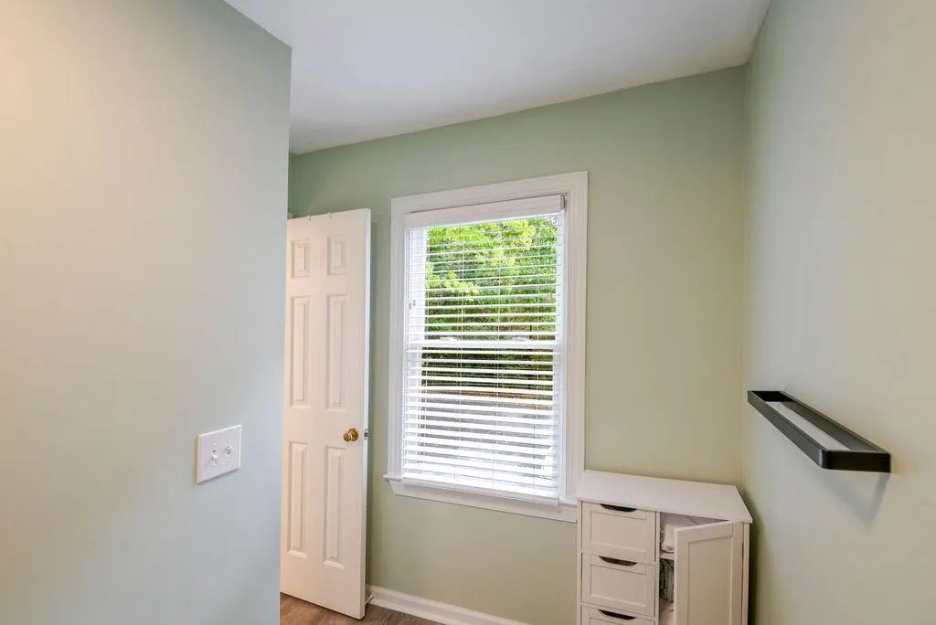 307 Hollyfax Circle, Atlanta, Georgia 30328, 2 Bedrooms Bedrooms, ,2 BathroomsBathrooms,Residential,For Sale,307 Hollyfax Circle,7662736