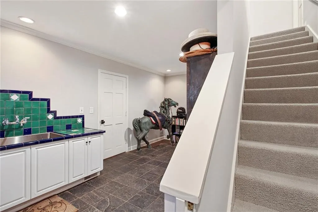 5805 Winterthur Lane, Sandy Springs, Georgia 30328, 4 Bedrooms Bedrooms, ,3 BathroomsBathrooms,Residential,Sold,5805 Winterthur Lane,6976551