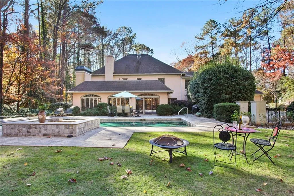5805 Winterthur Lane, Sandy Springs, Georgia 30328, 4 Bedrooms Bedrooms, ,3 BathroomsBathrooms,Residential,Sold,5805 Winterthur Lane,6976551