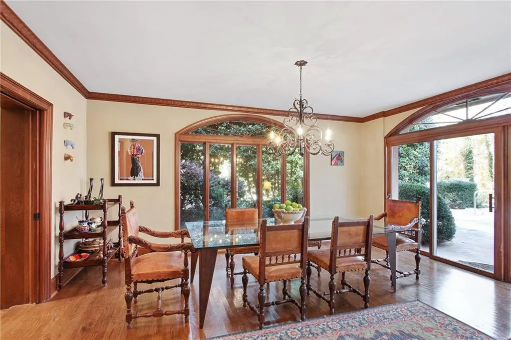 5805 Winterthur Lane, Sandy Springs, Georgia 30328, 4 Bedrooms Bedrooms, ,3 BathroomsBathrooms,Residential,Sold,5805 Winterthur Lane,6976551