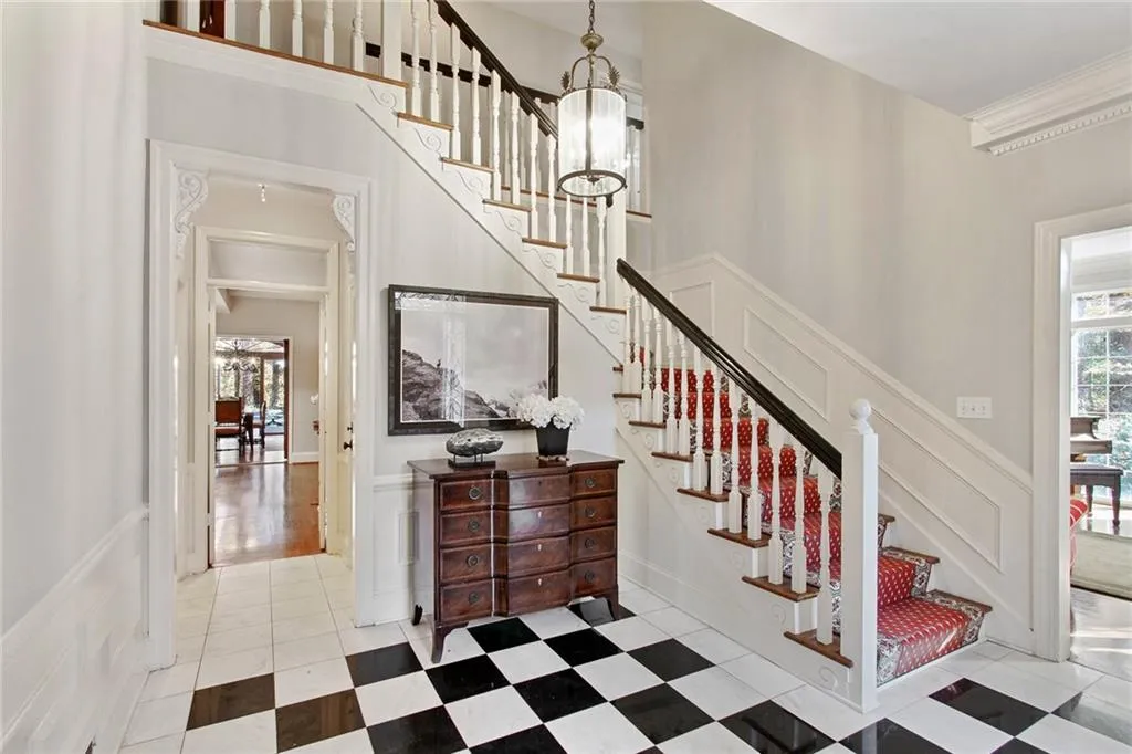 5805 Winterthur Lane, Sandy Springs, Georgia 30328, 4 Bedrooms Bedrooms, ,3 BathroomsBathrooms,Residential,Sold,5805 Winterthur Lane,6976551