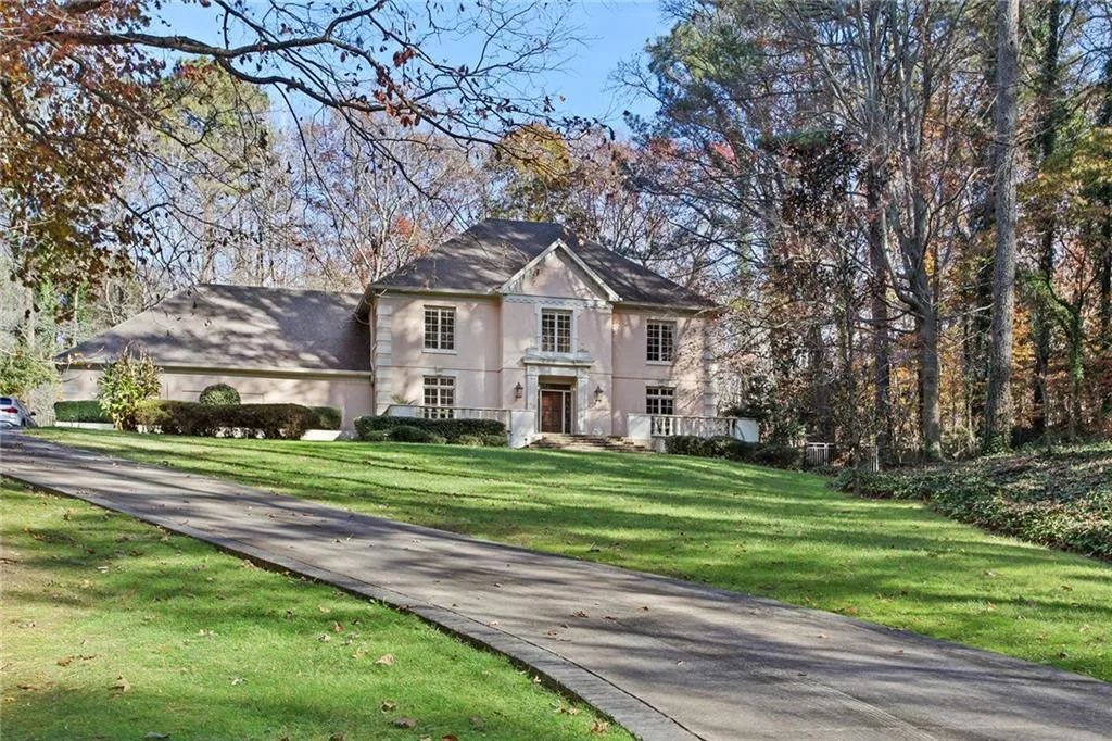 5805 Winterthur Lane, Sandy Springs, Georgia 30328, 4 Bedrooms Bedrooms, ,3 BathroomsBathrooms,Residential,Sold,5805 Winterthur Lane,6976551
