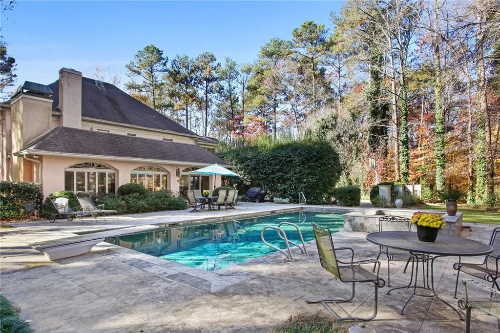 5805 Winterthur Lane, Sandy Springs, Georgia 30328, 4 Bedrooms Bedrooms, ,3 BathroomsBathrooms,Residential,Sold,5805 Winterthur Lane,6976551