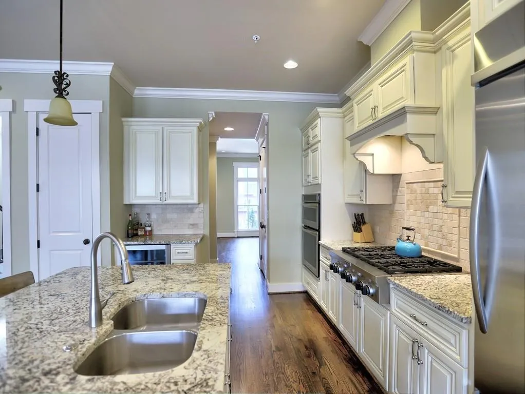 906 River Vista Drive, Atlanta, Georgia 30339, 3 Bedrooms Bedrooms, ,3 BathroomsBathrooms,Residential,Sold,906 River Vista Drive,6129041