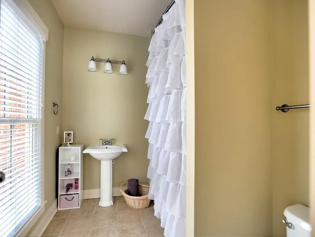 906 River Vista Drive, Atlanta, Georgia 30339, 3 Bedrooms Bedrooms, ,3 BathroomsBathrooms,Residential,Sold,906 River Vista Drive,6129041