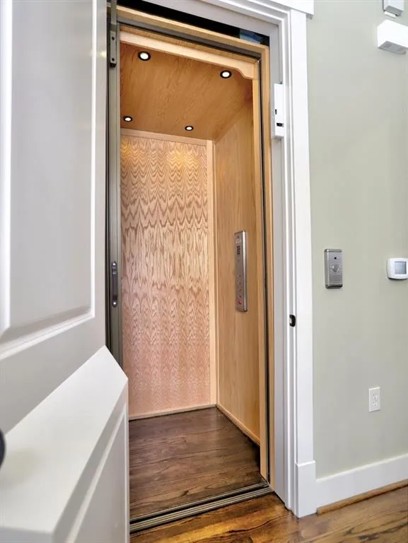 906 River Vista Drive, Atlanta, Georgia 30339, 3 Bedrooms Bedrooms, ,3 BathroomsBathrooms,Residential,Sold,906 River Vista Drive,6129041