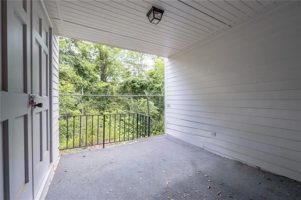 6700 Roswell Road Unit 13a, Sandy Springs, Georgia 30328, 3 Bedrooms Bedrooms, ,2 BathroomsBathrooms,Residential,For Sale,6700 Roswell Road Unit 13a,7633888