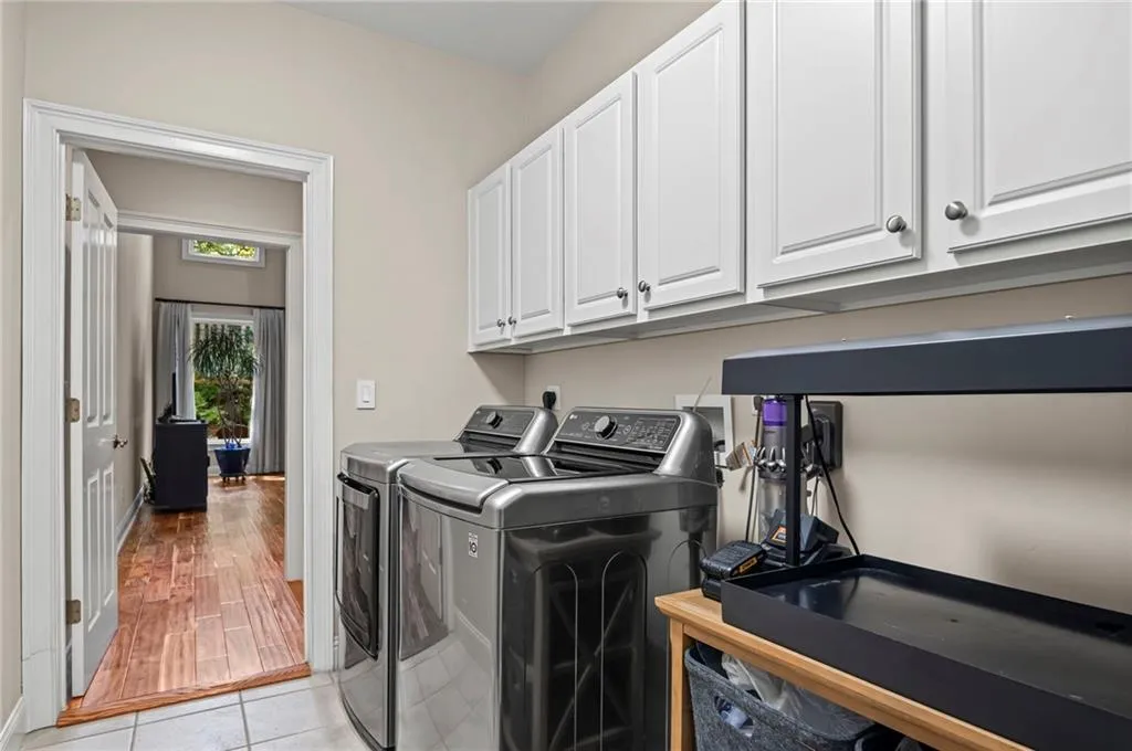3200 Windsor Lake Drive Ne, Atlanta, Georgia 30319, 5 Bedrooms Bedrooms, ,4 BathroomsBathrooms,Residential,For Sale,3200 Windsor Lake Drive Ne,7642416