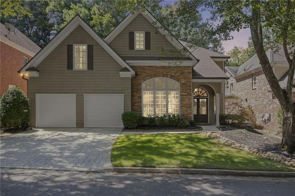 3200 Windsor Lake Drive Ne, Atlanta, Georgia 30319, 5 Bedrooms Bedrooms, ,4 BathroomsBathrooms,Residential,For Sale,3200 Windsor Lake Drive Ne,7642416