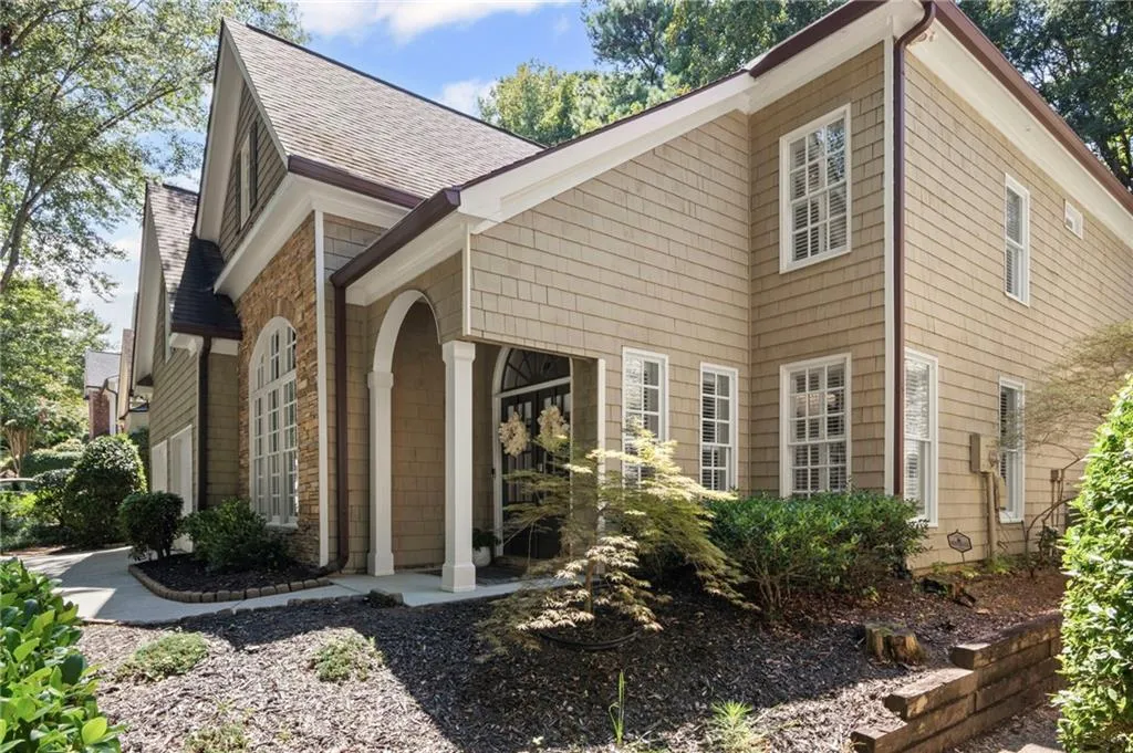 3200 Windsor Lake Drive Ne, Atlanta, Georgia 30319, 5 Bedrooms Bedrooms, ,4 BathroomsBathrooms,Residential,For Sale,3200 Windsor Lake Drive Ne,7642416