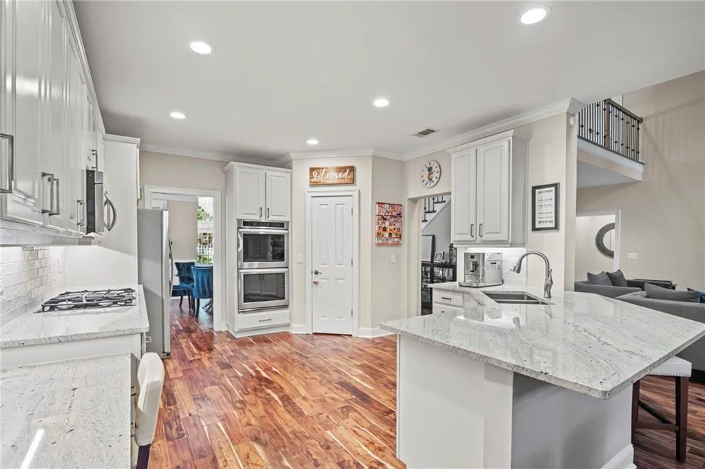 3200 Windsor Lake Drive Ne, Atlanta, Georgia 30319, 5 Bedrooms Bedrooms, ,4 BathroomsBathrooms,Residential,For Sale,3200 Windsor Lake Drive Ne,7642416