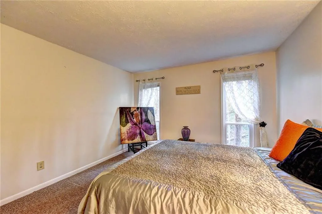 5145 Roswell Road Unit 2, Atlanta, Georgia 30342, 2 Bedrooms Bedrooms, ,1 BathroomBathrooms,Residential,Sold,5145 Roswell Road Unit 2,6125936