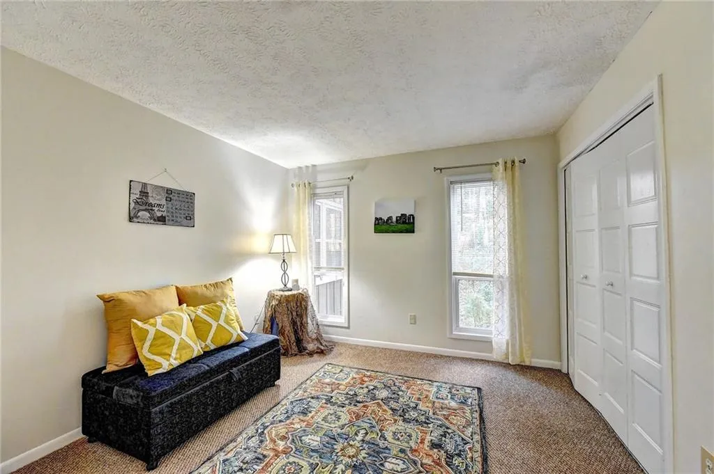 5145 Roswell Road Unit 2, Atlanta, Georgia 30342, 2 Bedrooms Bedrooms, ,1 BathroomBathrooms,Residential,Sold,5145 Roswell Road Unit 2,6125936