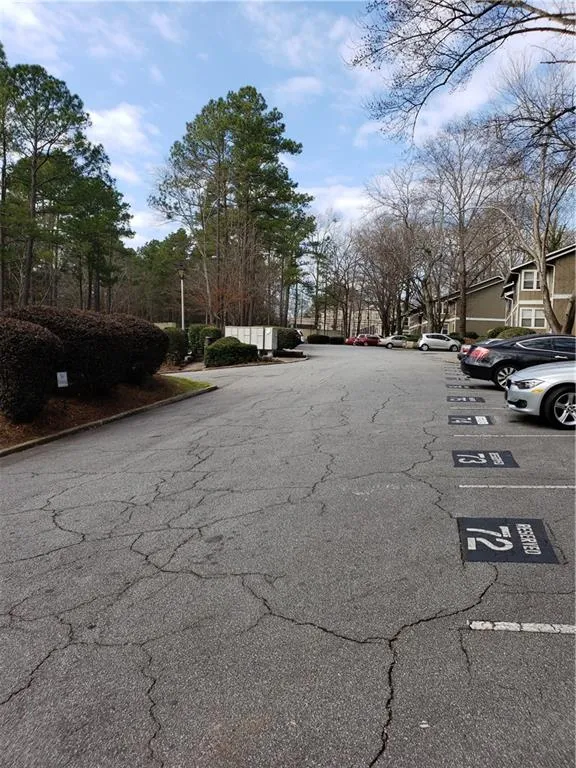 5145 Roswell Road Unit 2, Atlanta, Georgia 30342, 2 Bedrooms Bedrooms, ,1 BathroomBathrooms,Residential,Sold,5145 Roswell Road Unit 2,6125936