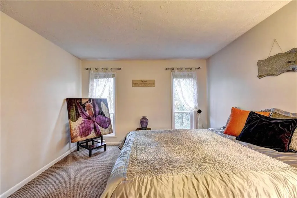 5145 Roswell Road Unit 2, Atlanta, Georgia 30342, 2 Bedrooms Bedrooms, ,1 BathroomBathrooms,Residential,Sold,5145 Roswell Road Unit 2,6125936
