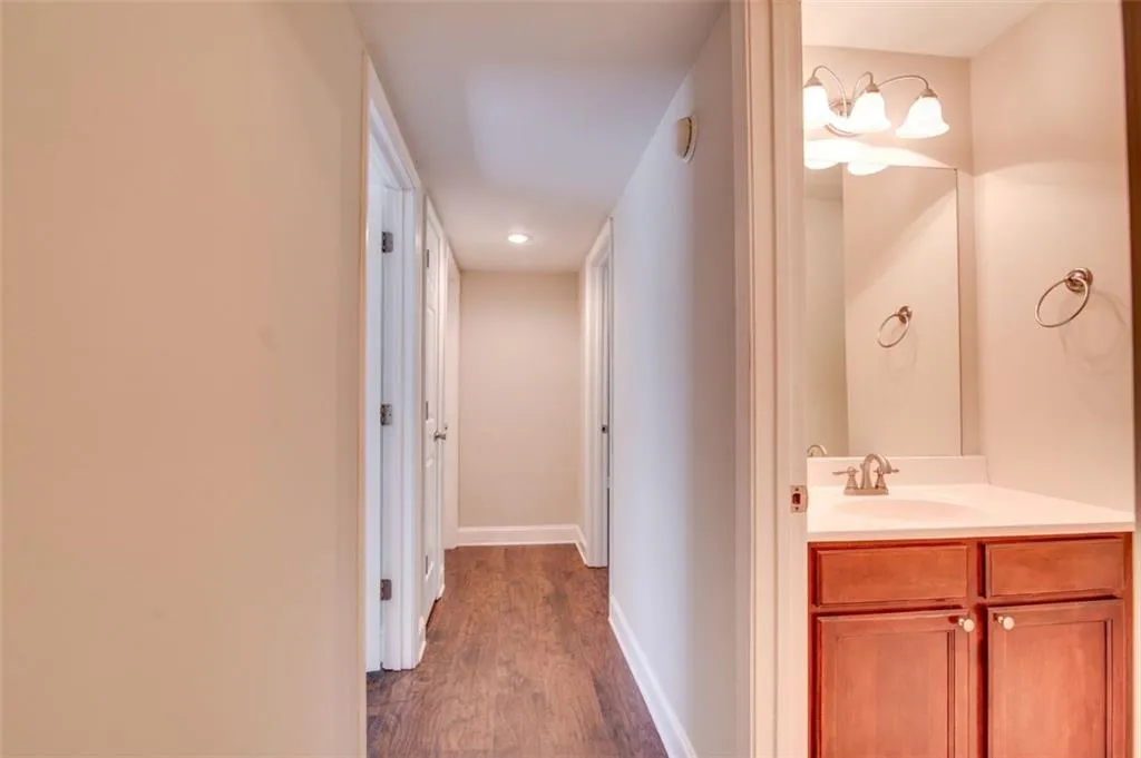 6980 Roswell Road Unit A4, Sandy Springs, Georgia 30328, 3 Bedrooms Bedrooms, ,2 BathroomsBathrooms,Residential,Sold,6980 Roswell Road Unit A4,6046204