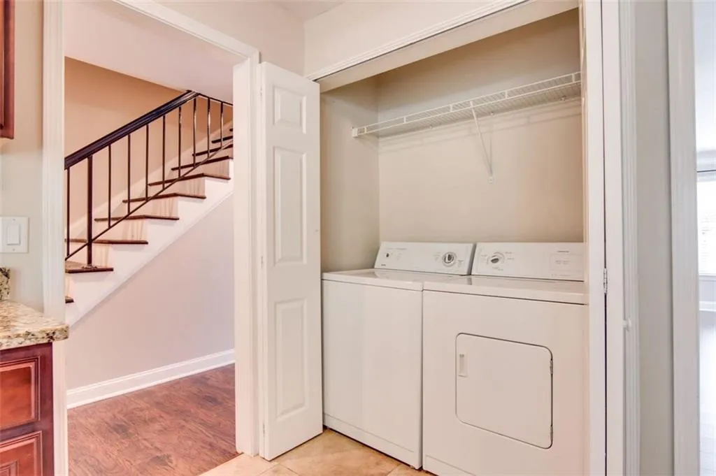 6980 Roswell Road Unit A4, Sandy Springs, Georgia 30328, 3 Bedrooms Bedrooms, ,2 BathroomsBathrooms,Residential,Sold,6980 Roswell Road Unit A4,6046204
