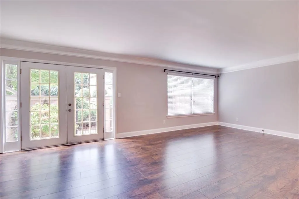 6980 Roswell Road Unit A4, Sandy Springs, Georgia 30328, 3 Bedrooms Bedrooms, ,2 BathroomsBathrooms,Residential,Sold,6980 Roswell Road Unit A4,6046204