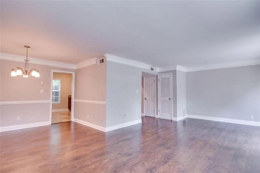 6980 Roswell Road Unit A4, Sandy Springs, Georgia 30328, 3 Bedrooms Bedrooms, ,2 BathroomsBathrooms,Residential,Sold,6980 Roswell Road Unit A4,6046204