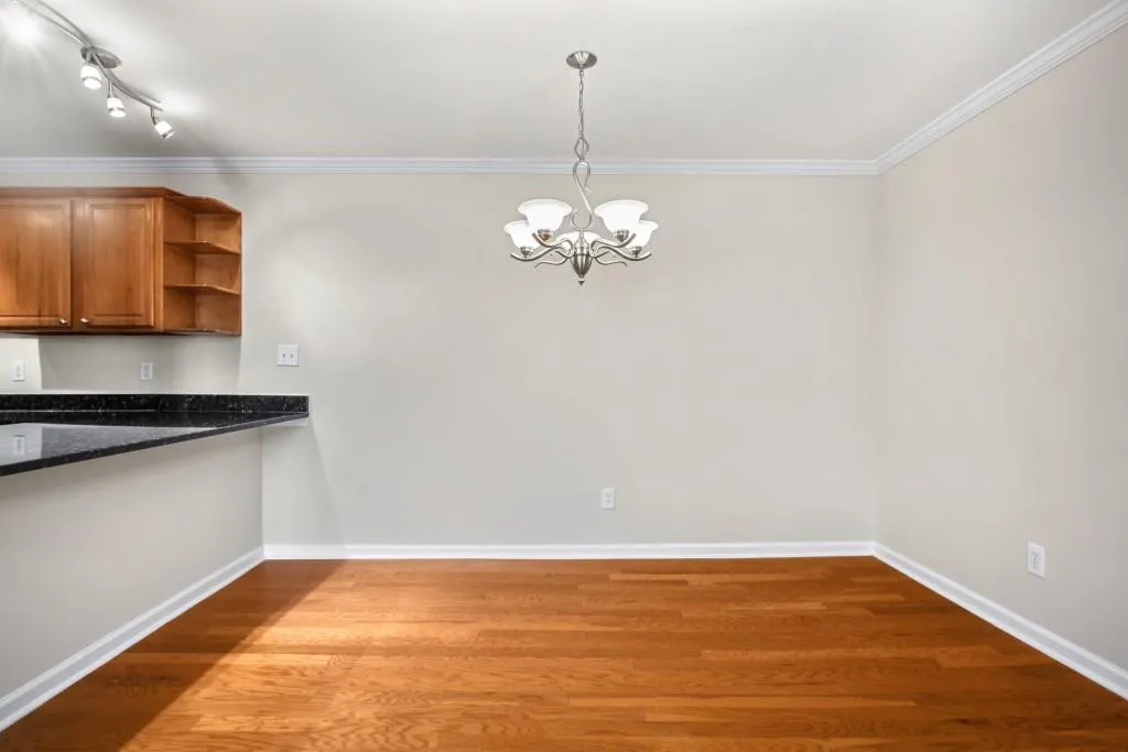 207 Brighton Point, Sandy Springs, Georgia 30328, 2 Bedrooms Bedrooms, ,2 BathroomsBathrooms,Residential,Sold,207 Brighton Point,6843818
