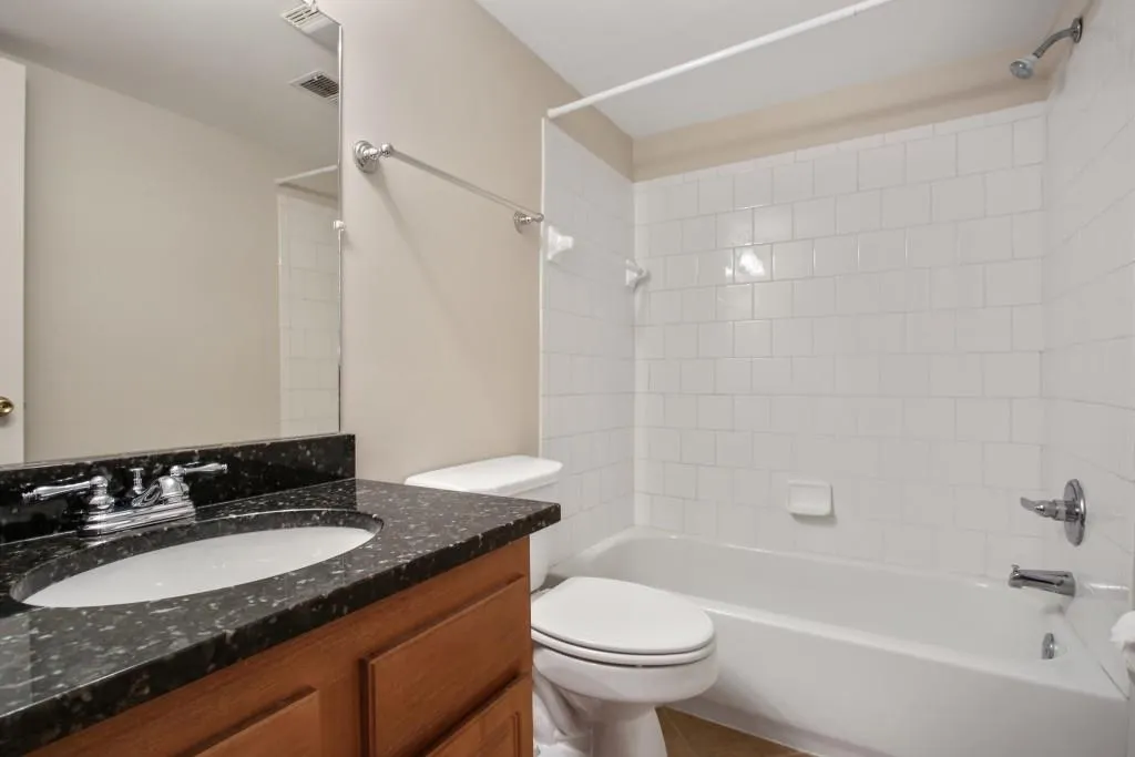 207 Brighton Point, Sandy Springs, Georgia 30328, 2 Bedrooms Bedrooms, ,2 BathroomsBathrooms,Residential,Sold,207 Brighton Point,6843818