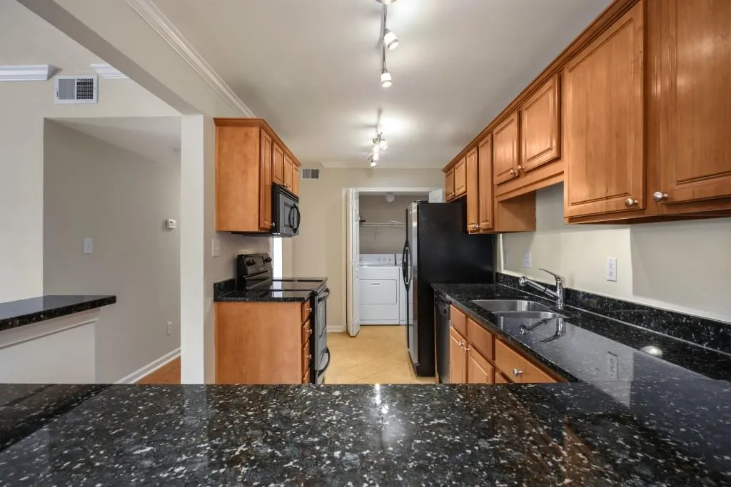 207 Brighton Point, Sandy Springs, Georgia 30328, 2 Bedrooms Bedrooms, ,2 BathroomsBathrooms,Residential,Sold,207 Brighton Point,6843818
