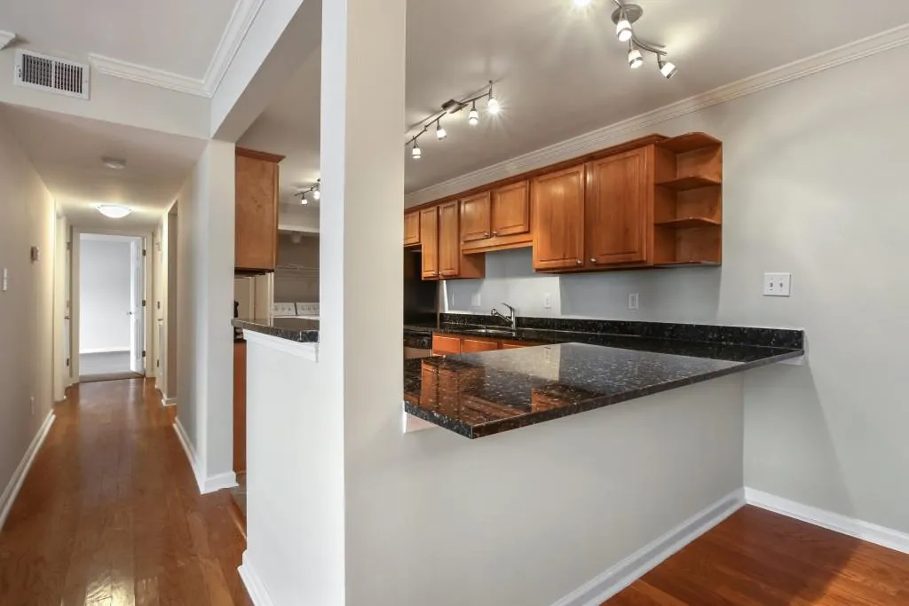 207 Brighton Point, Sandy Springs, Georgia 30328, 2 Bedrooms Bedrooms, ,2 BathroomsBathrooms,Residential,Sold,207 Brighton Point,6843818