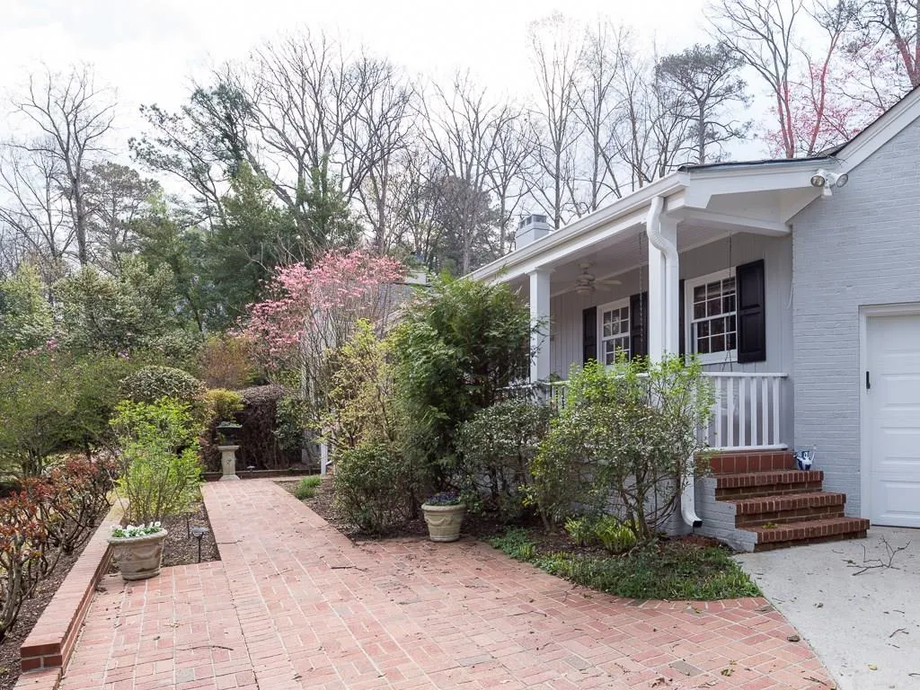 2929 Castlewood Drive Nw, Atlanta, Georgia 30327, 5 Bedrooms Bedrooms, ,3 BathroomsBathrooms,Residential,Sold,2929 Castlewood Drive Nw,5983928
