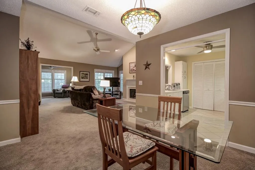 804 Camden Court, Sandy Springs, Georgia 30327, 2 Bedrooms Bedrooms, ,2 BathroomsBathrooms,Residential,Sold,804 Camden Court,5729790